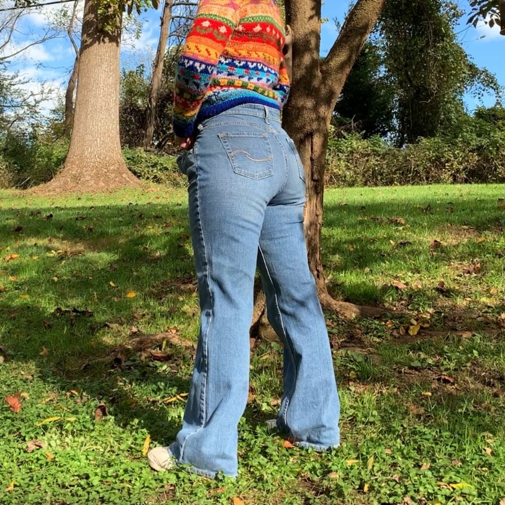 Low Rise Bootcut Levi’s 👖 🤠 - Picture 4 of 12